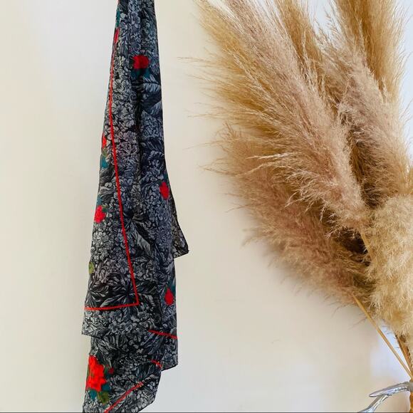 VINTAGE Dark Light Grey Black Red Floral Printed Pattern Scarf Hair Wrap - Picture 3 of 4